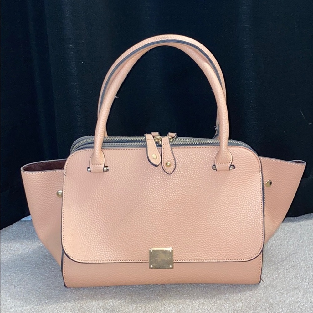 Multi pocket structural bag